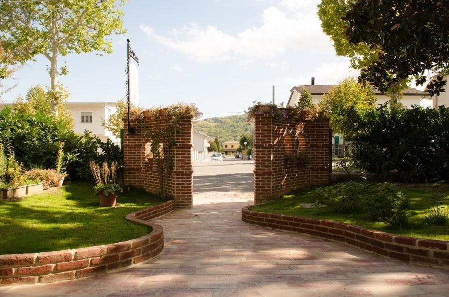 Rose E Merletti Guest House Sasso Feltrio ภายนอก รูปภาพ